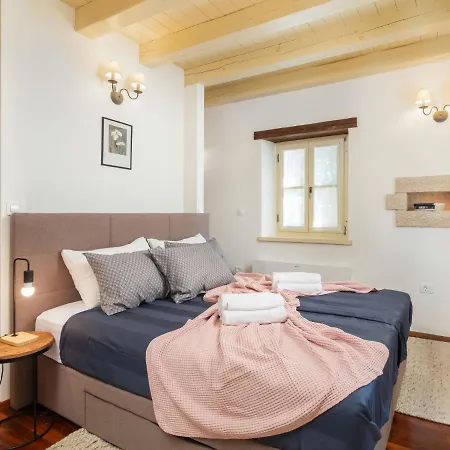 Grando I By Interhome Mofardini