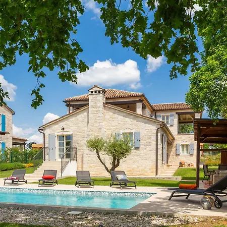 Grando I By Interhome Vikendica *