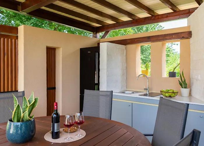 Grando I By Interhome Vikendica